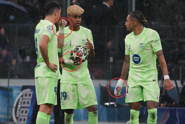 Nhiều cầu thủ sử dụng băng quấn vì chấn thương